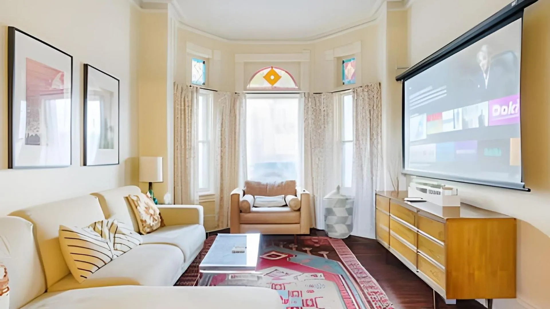 Hébergement de vacances Villa Charming Family House 3 Bdr With Balcony à Toronto